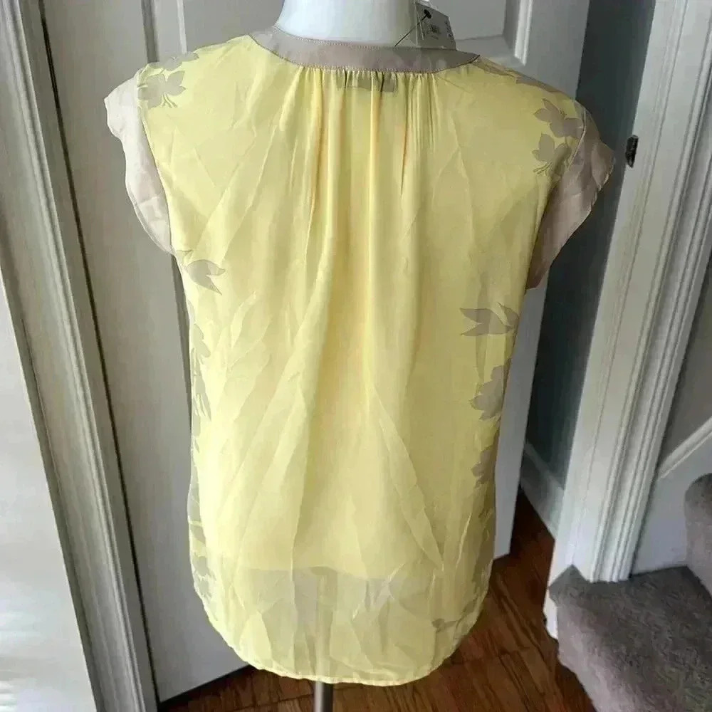 NWT size S pastel yellow w/beige flower shortsleeve blouse from The Limited - Picture 4 of 5